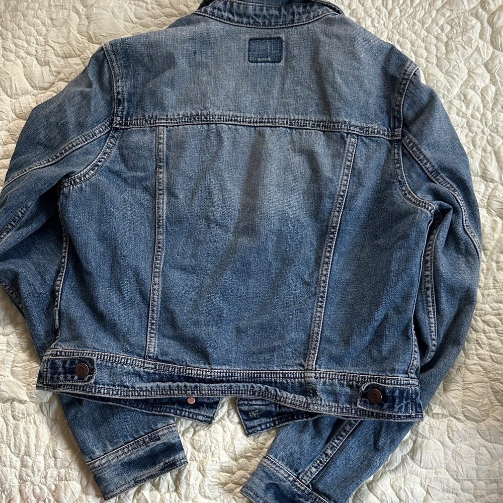 American Eagle Outfitters Blue Denim Jean Jacket - Picture 3 of 3
